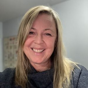 Meet your Posher, Lorraine